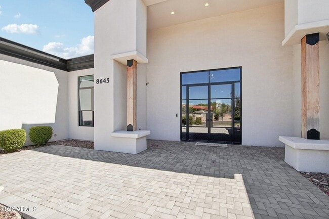Building Photo - 8645 E Wood Dr