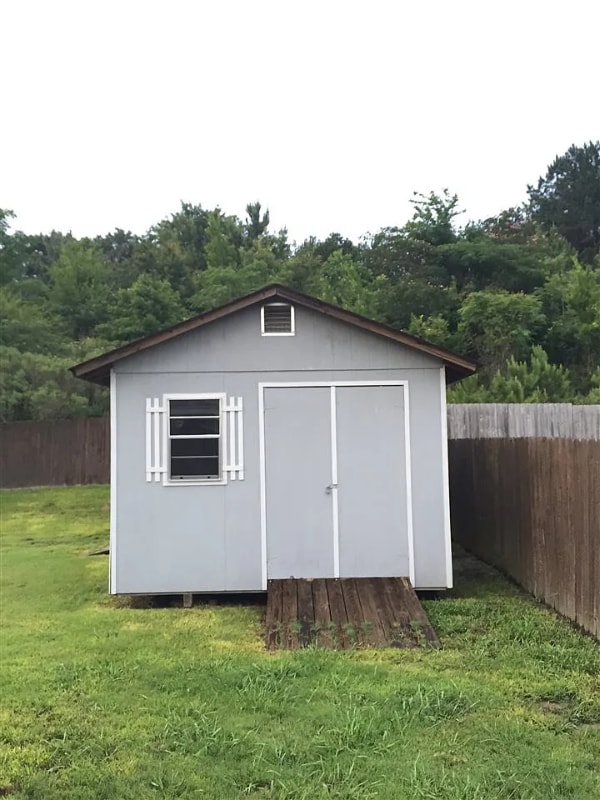 Building Photo - 611 Shadowridge Dr