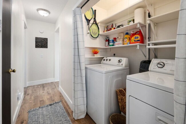 Building Photo - 515 Hawks Blvd