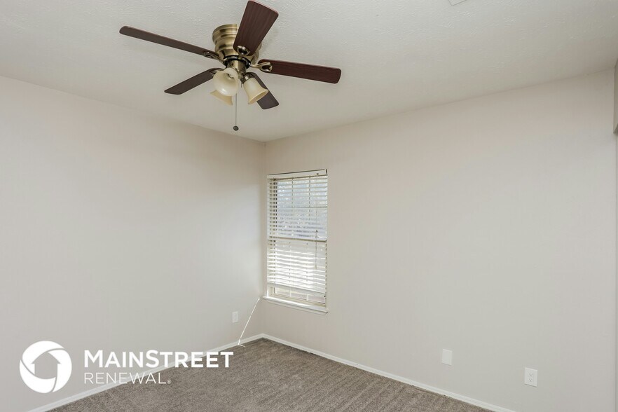 Building Photo - 7520 Mayfair Cir