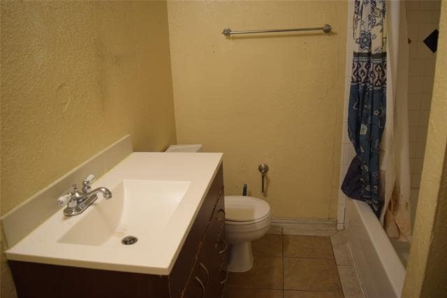 Building Photo - 1806 Family Cir