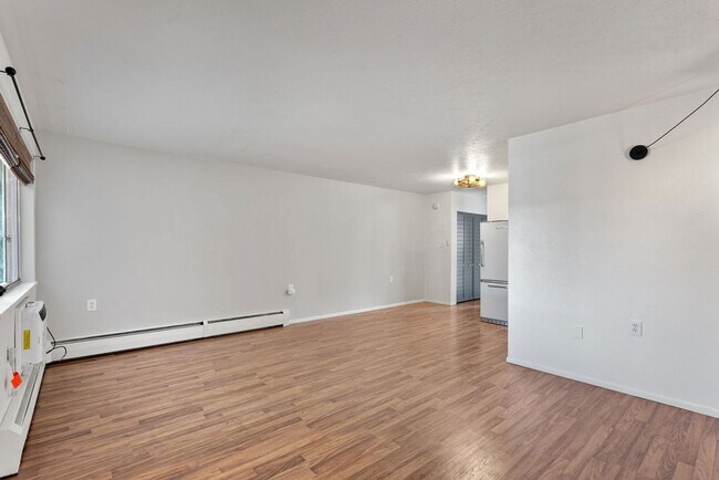 Building Photo - Charming Condo in Old Town – Prime Location!