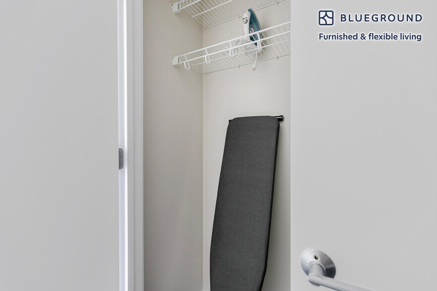 Building Photo - 730 W Couch Pl