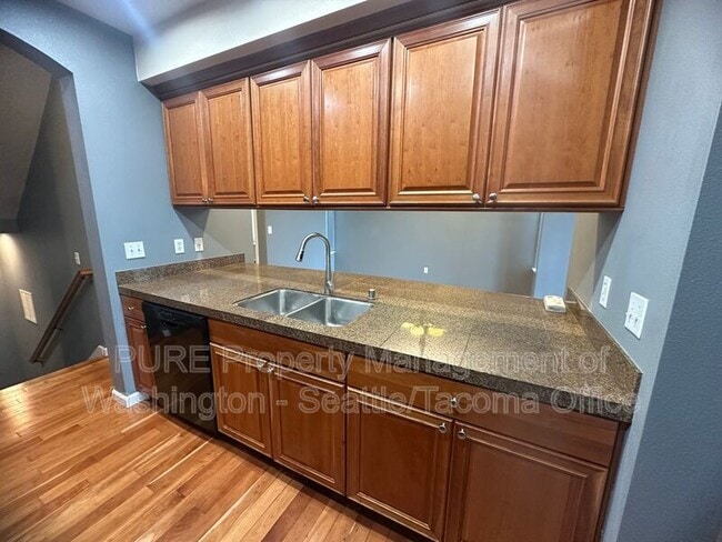 Building Photo - 2327 S I St