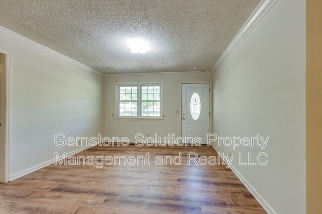 Building Photo - 5580 Hargrove Rd