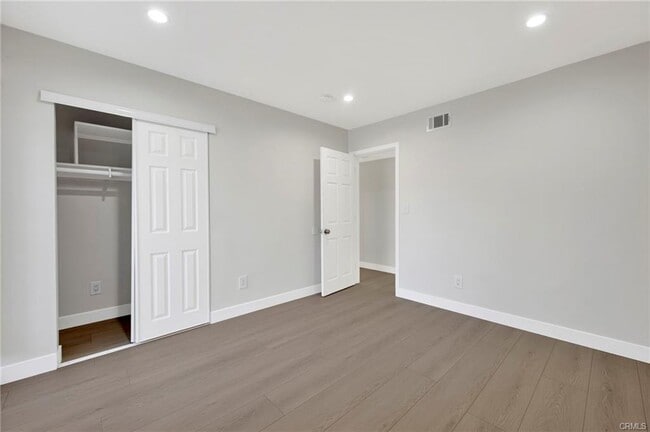 Building Photo - 22540 Roscoe Blvd