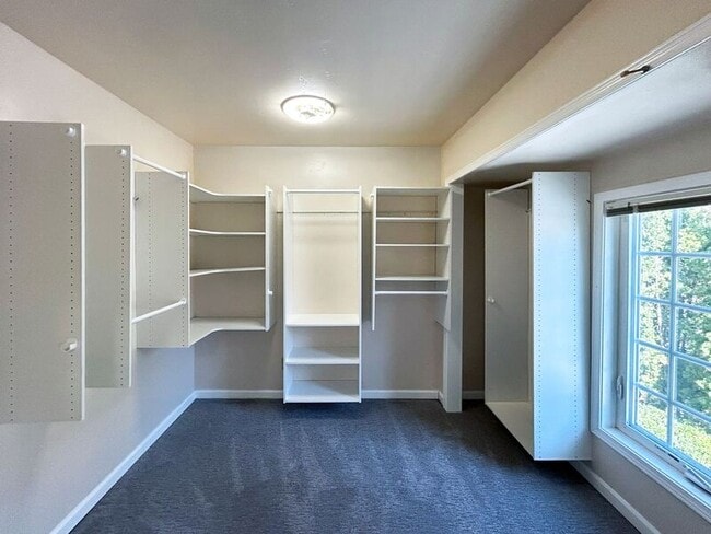 Building Photo - 2109 Alder St