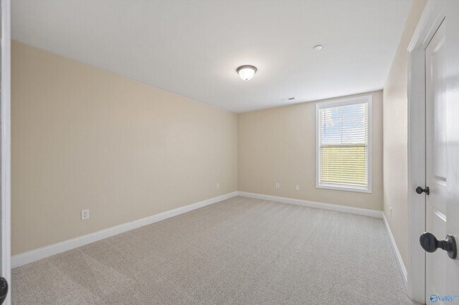 Building Photo - 120 Park Square Ln