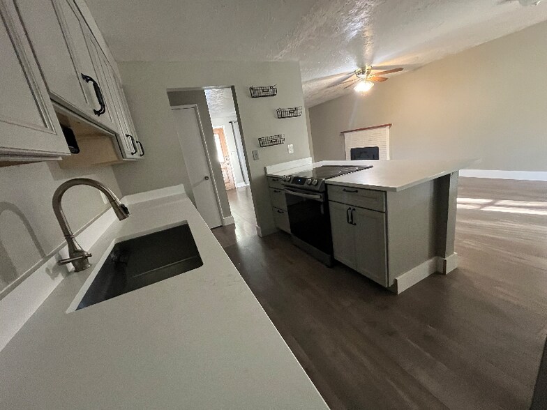 Building Photo - 1012 Whitman Ct