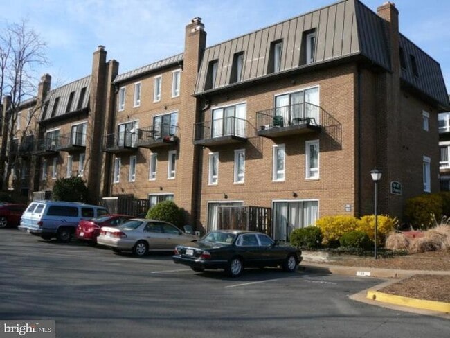 Building Photo - 2117 N Monroe St