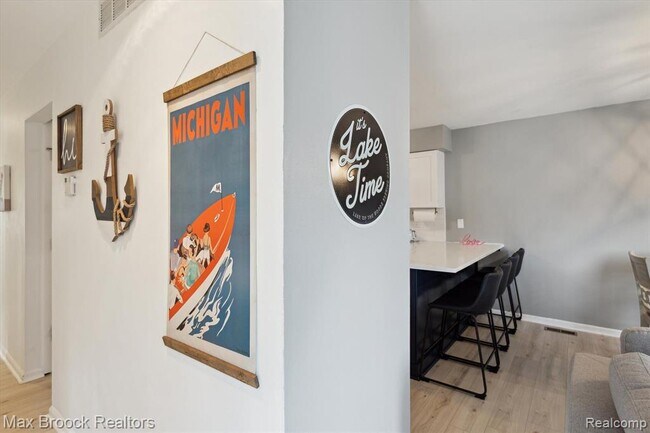 Building Photo - 1131 Indianwood Trail