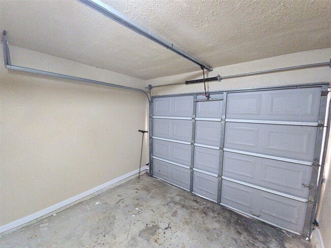 Building Photo - 11130 Thunderhaven Dr