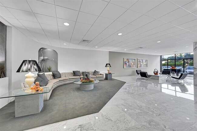 Building Photo - 3015 N Ocean Blvd