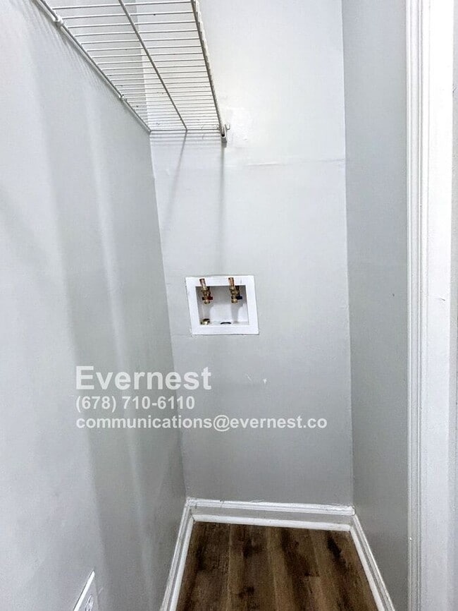 Building Photo - 3-Bedroom, 2-Bath Home with Serene Natural...