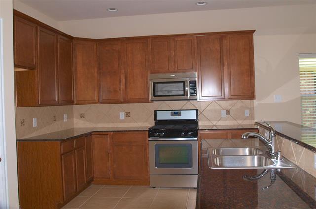 Building Photo - 2209 Sun Creek Dr