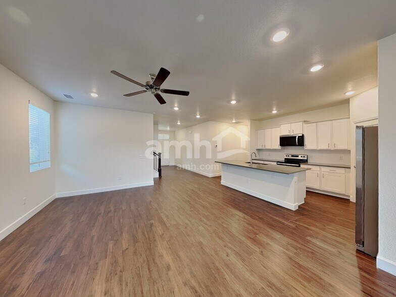 Building Photo - 8254 Joyce St