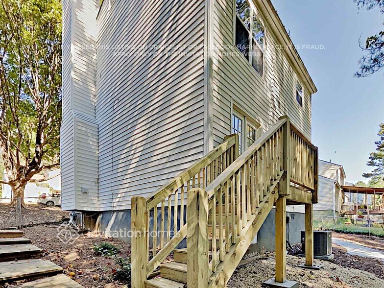 Building Photo - 888 Trace Cir NE