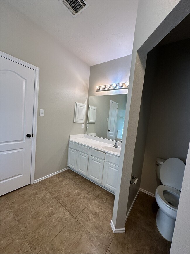 Building Photo - 3410 Azalea Sands Dr