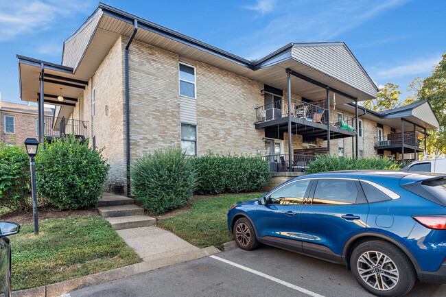Building Photo - 4425 Westlawn Dr