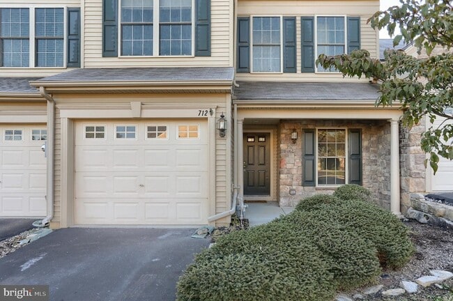 Building Photo - 712 Creekside Dr