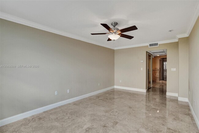 Building Photo - 500 Bayview Dr