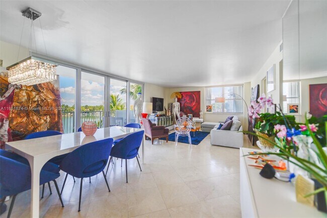 Building Photo - 5838 Collins Ave