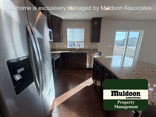 Building Photo - Newer build ready to move in!