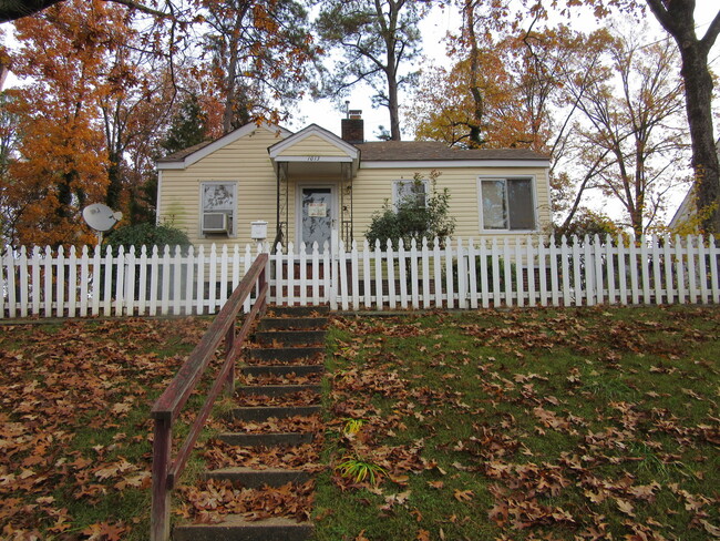 Primary Photo - Colonial Heights Virginia