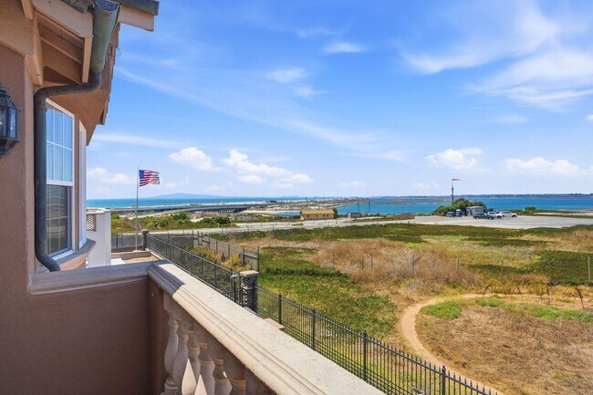Building Photo - Luxury Coastal Living in Guard-Gated Ocean Colony
