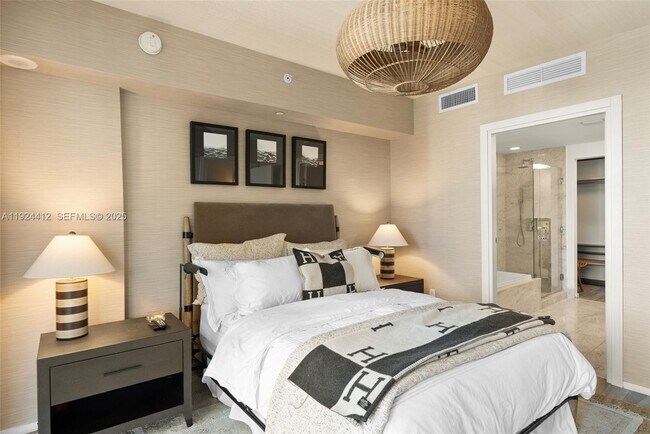 Building Photo - 801 S Miami Ave