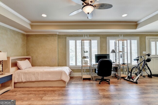 Building Photo - 8910 Pinehurst Cove