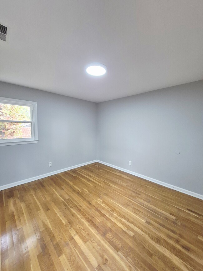 Building Photo - 97 Waterview Dr