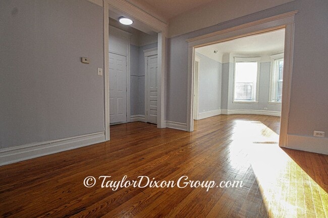 Building Photo - 5407 S Indiana Ave