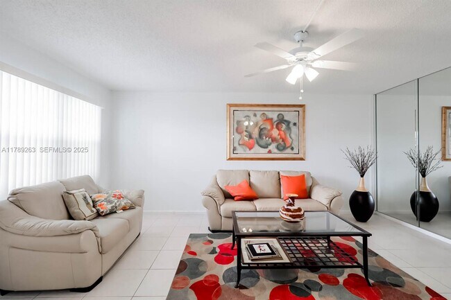 Building Photo - 3035 Exeter