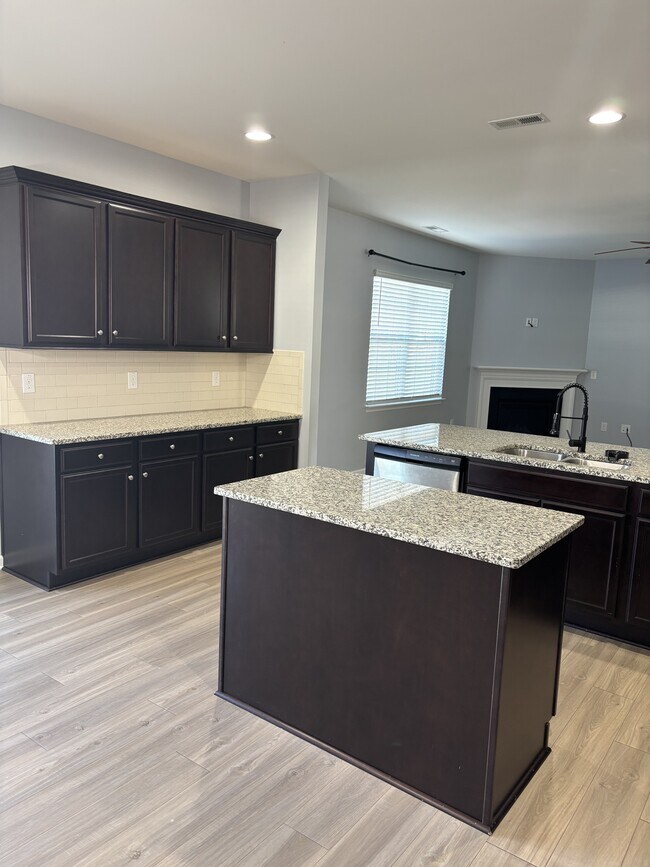 Building Photo - 145 Relict Dr