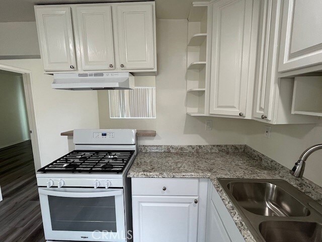 Building Photo - 45521 Sunset Ln