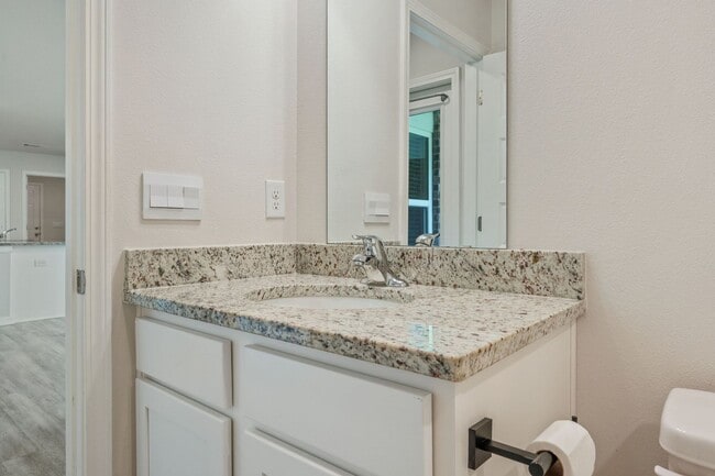 Building Photo - AVAILABLE NOW | BEAUTIFUL 5 BEDROOM, 3 BATH HOME IN MILTON WITH LARGE BACK YARD