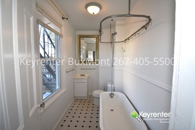 Building Photo - 808 E Willow Grove Ave
