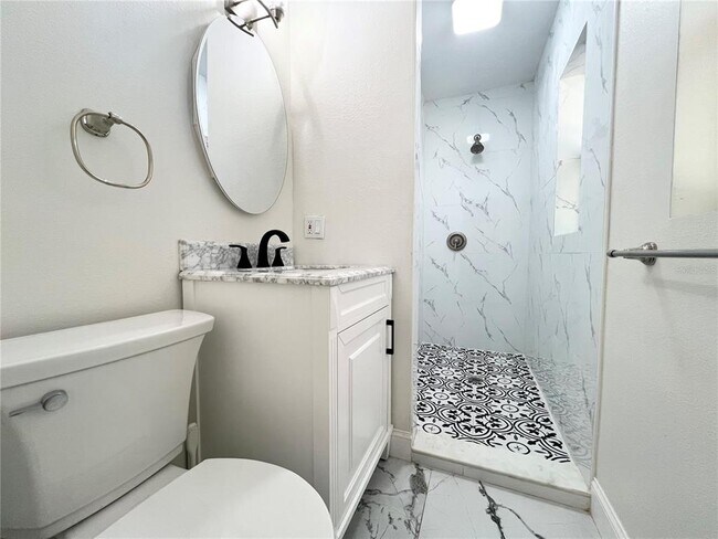 Building Photo - 1055 Cherokee Ave