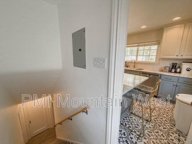 Building Photo - 2122 S 1800 E