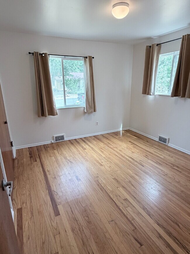 Building Photo - "Charming 2-Bed, 2-Bath Single Family Home in Boulder!"