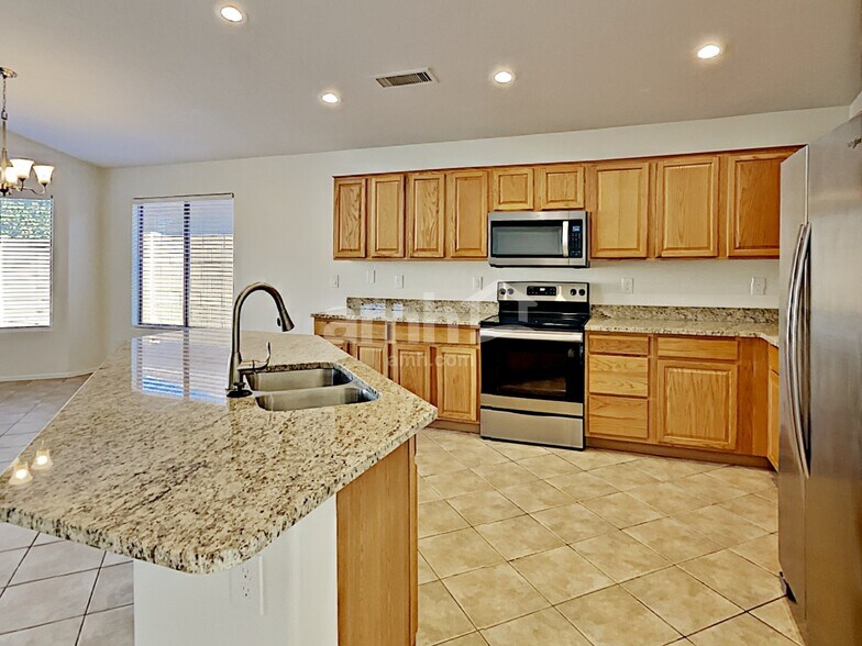 Building Photo - 1920 S 85th Ln