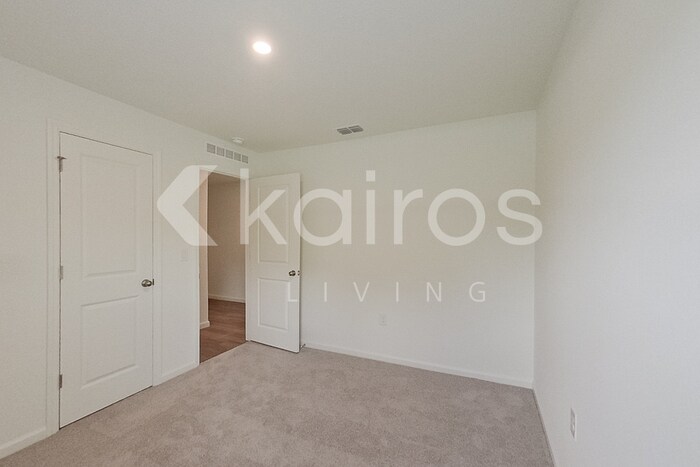 Building Photo - 8475 W 98th Ave