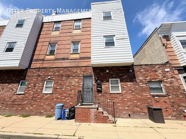Building Photo - 2013 S 11th St