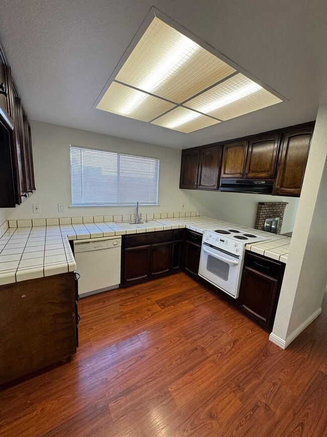 Building Photo - NICE SINGLE STORY HOME IN THE ROSEMONT AREA!