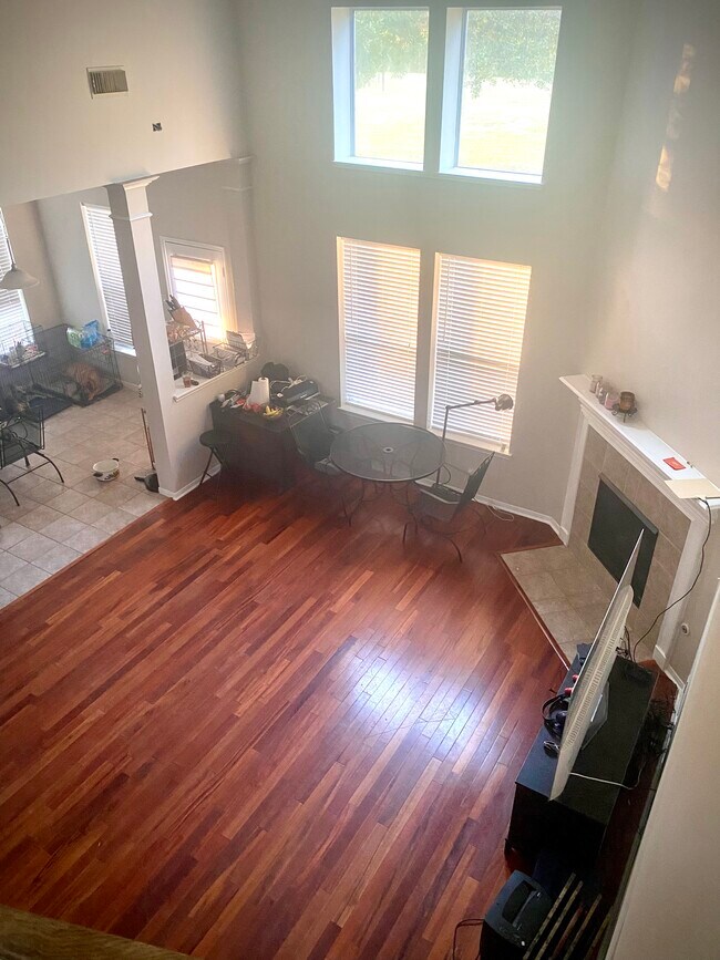 Building Photo - 10107 Olive Mount St