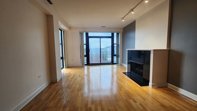 Building Photo - 1260 W Washington Blvd
