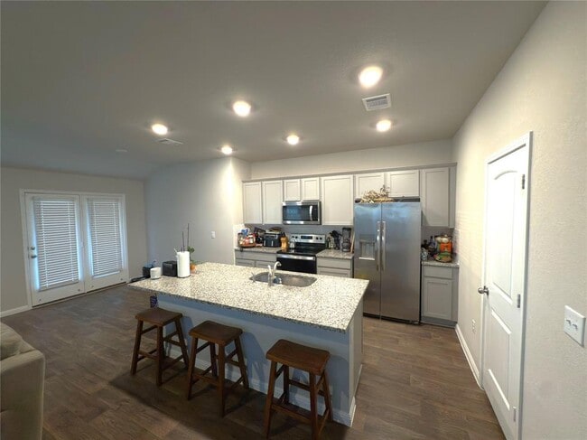Building Photo - 452 Hunter Loop