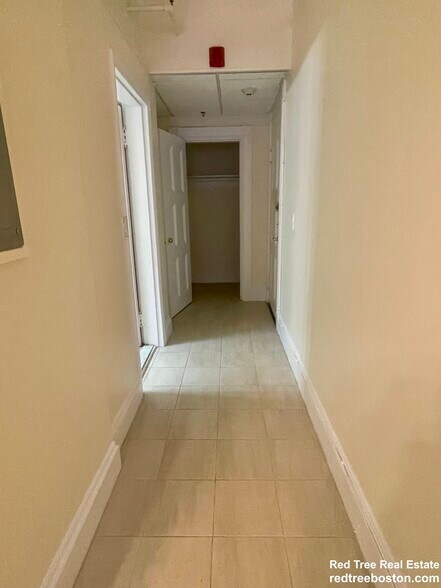 Building Photo - 62 Boylston St