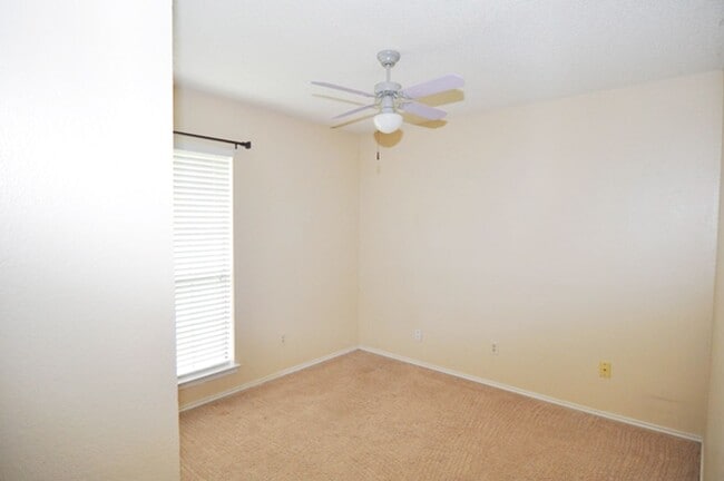 Building Photo - Great home with Sunroom in Sachse!